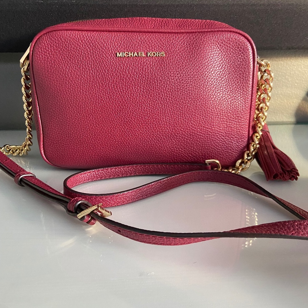 Michael Kors Pebbled leather camera purse- Magenta